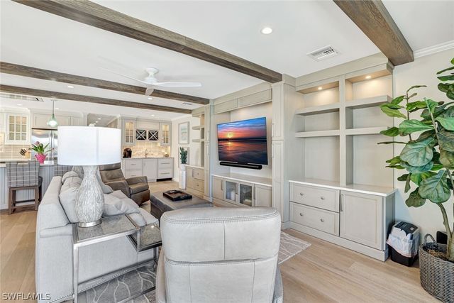 2850 Gulf Shore BLVD N 201, Naples, FL 34103