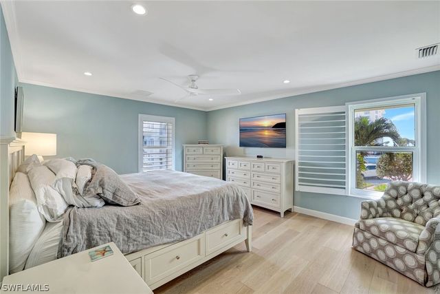 2850 Gulf Shore BLVD N 201, Naples, FL 34103