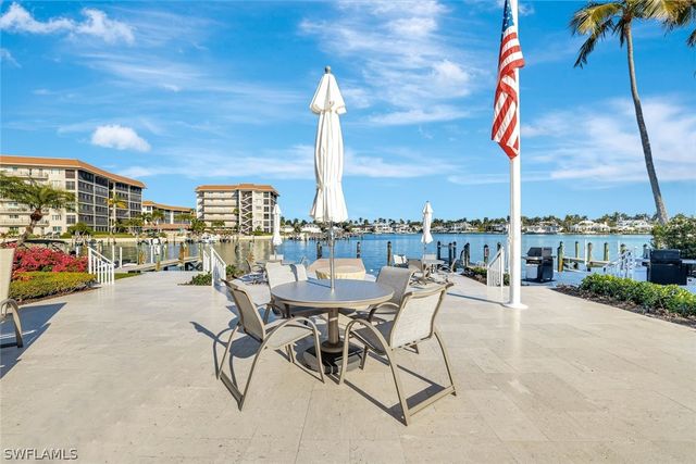 2850 Gulf Shore BLVD N 201, Naples, FL 34103