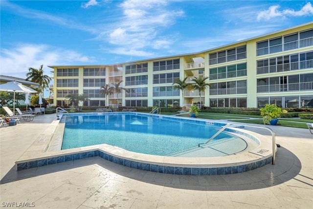 2850 Gulf Shore BLVD N 201, Naples, FL 34103