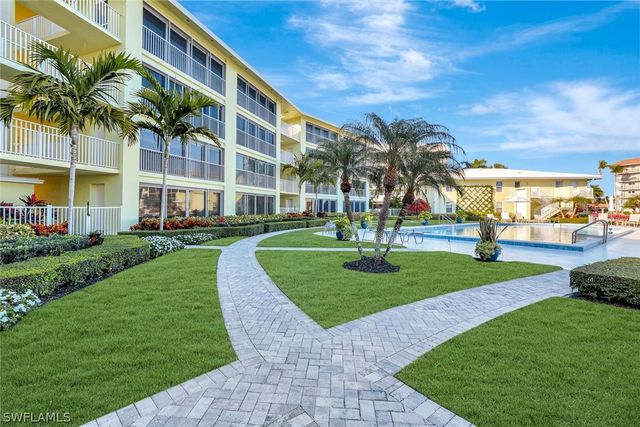 2850 Gulf Shore BLVD N 201, Naples, FL 34103