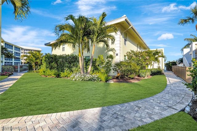 2850 Gulf Shore BLVD N 201, Naples, FL 34103