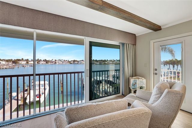 2850 Gulf Shore BLVD N 201, Naples, FL 34103