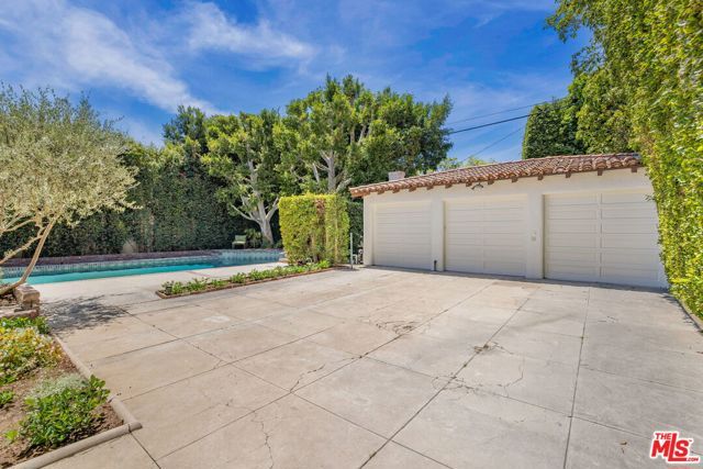 619 N Sierra Drive, Beverly Hills, CA 90210