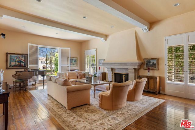 619 N Sierra Drive, Beverly Hills, CA 90210