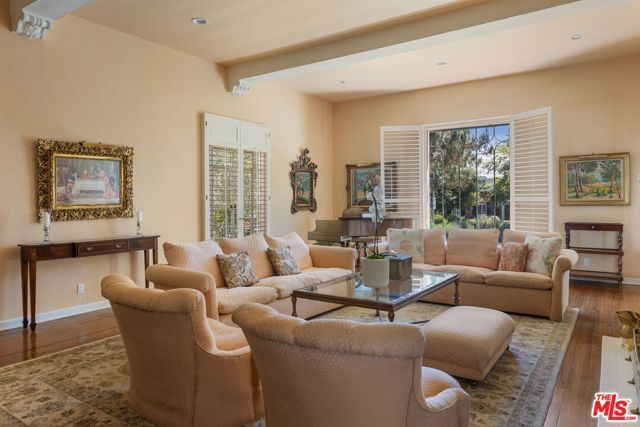 619 N Sierra Drive, Beverly Hills, CA 90210