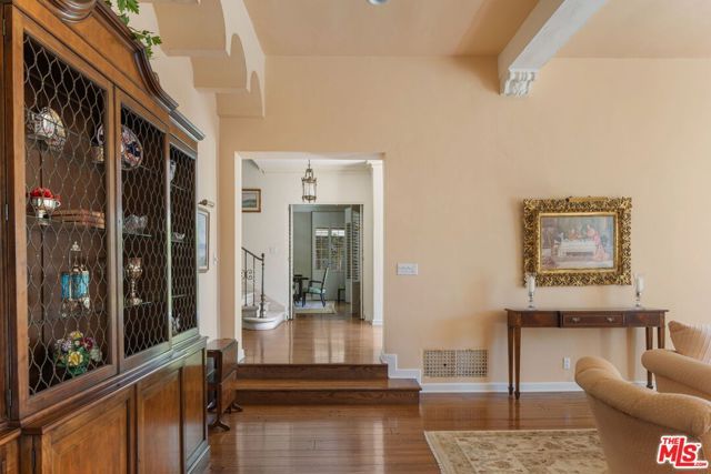 619 N Sierra Drive, Beverly Hills, CA 90210