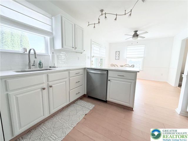 205 FAITH Avenue, Stockertown Boro, PA 18083