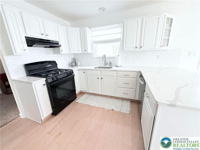 205 FAITH Avenue, Stockertown Boro, PA 18083