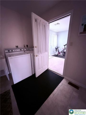 205 FAITH Avenue, Stockertown Boro, PA 18083