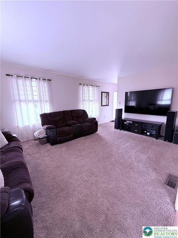 205 FAITH Avenue, Stockertown Boro, PA 18083