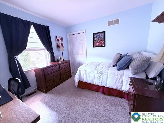 205 FAITH Avenue, Stockertown Boro, PA 18083