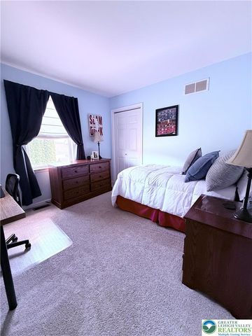 205 FAITH Avenue, Stockertown Boro, PA 18083