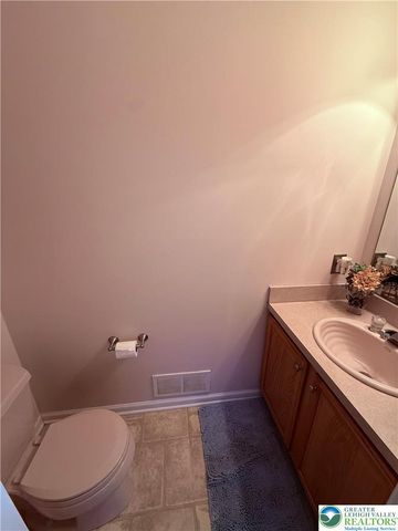 205 FAITH Avenue, Stockertown Boro, PA 18083