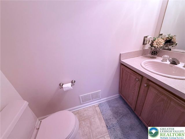 205 FAITH Avenue, Stockertown Boro, PA 18083