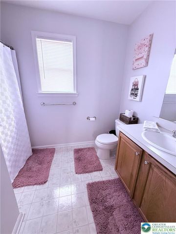 205 FAITH Avenue, Stockertown Boro, PA 18083