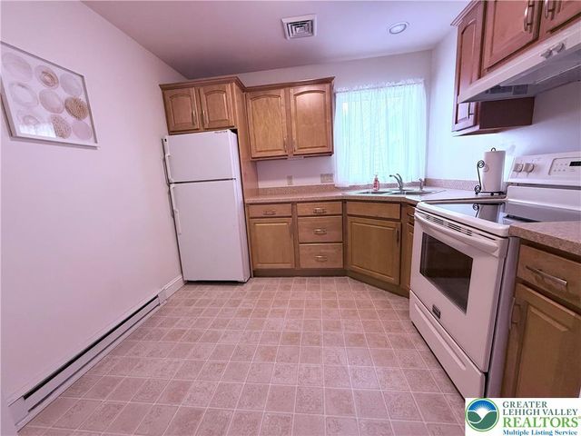 205 FAITH Avenue, Stockertown Boro, PA 18083