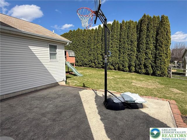 205 FAITH Avenue, Stockertown Boro, PA 18083