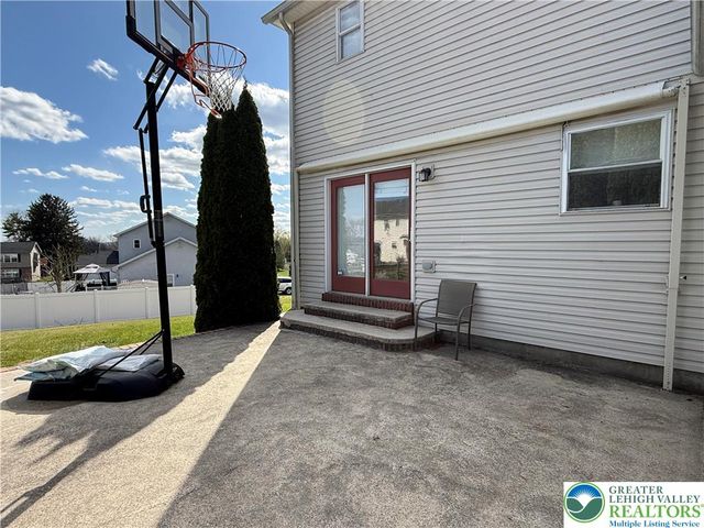 205 FAITH Avenue, Stockertown Boro, PA 18083
