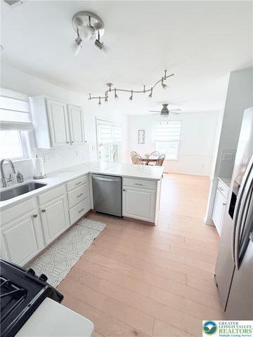 205 FAITH Avenue, Stockertown Boro, PA 18083