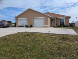 2807 SW 8th PL 2807, Cape Coral, FL 33914