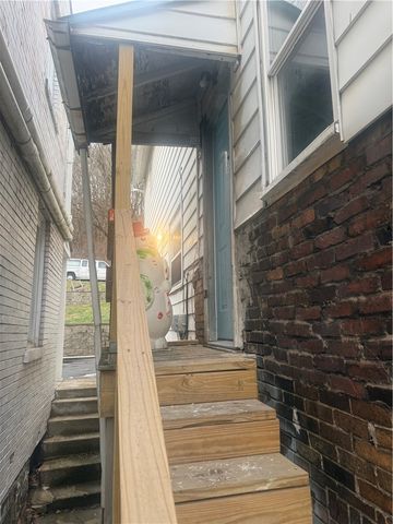 623 Bessemer Ave, Twp Of But Sw, PA 16045