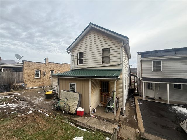 623 Bessemer Ave, Twp Of But Sw, PA 16045