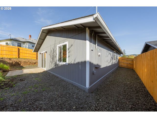 650 Ne POLK St, Roseburg, OR 97470