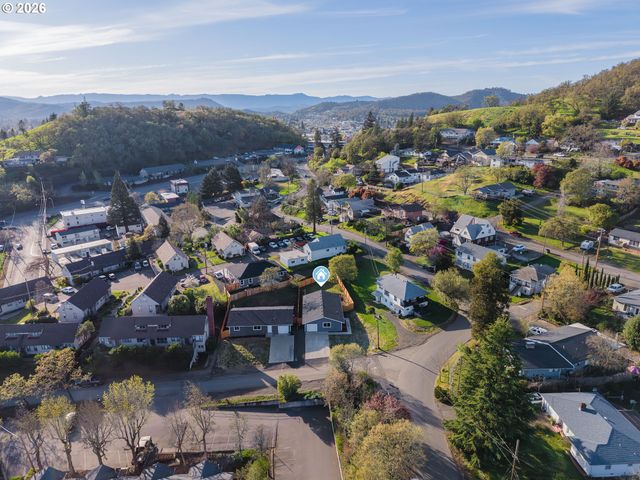 650 Ne POLK St, Roseburg, OR 97470