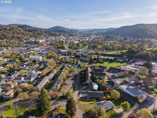 650 Ne POLK St, Roseburg, OR 97470