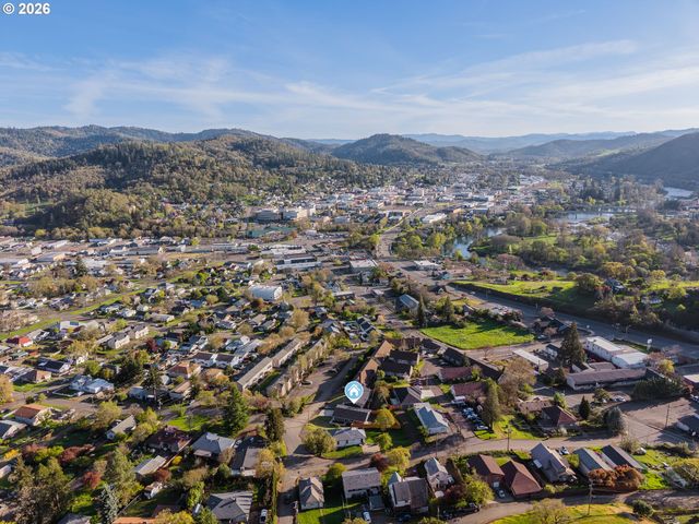 650 Ne POLK St, Roseburg, OR 97470