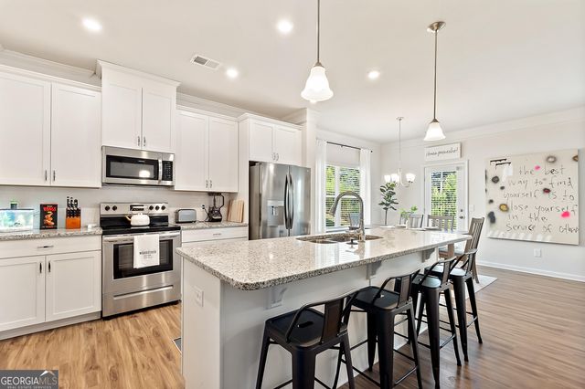 325 Braswell Ct, Woodstock, GA 30188