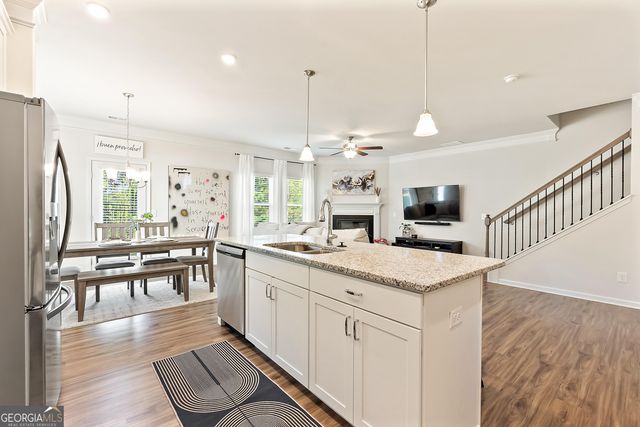 325 Braswell Ct, Woodstock, GA 30188