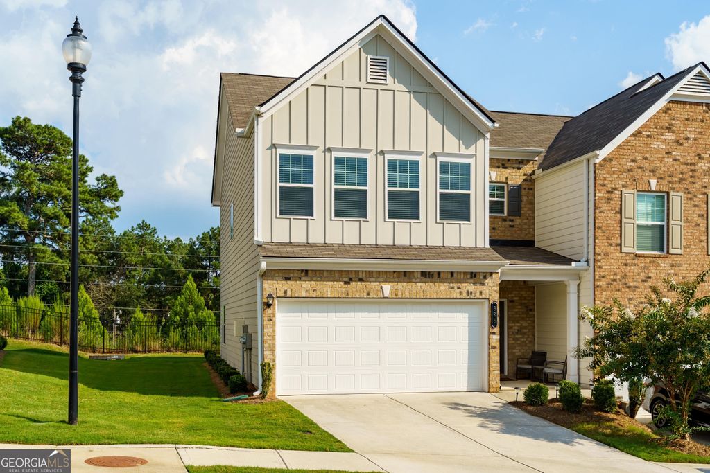 325 Braswell Ct, Woodstock, GA 30188