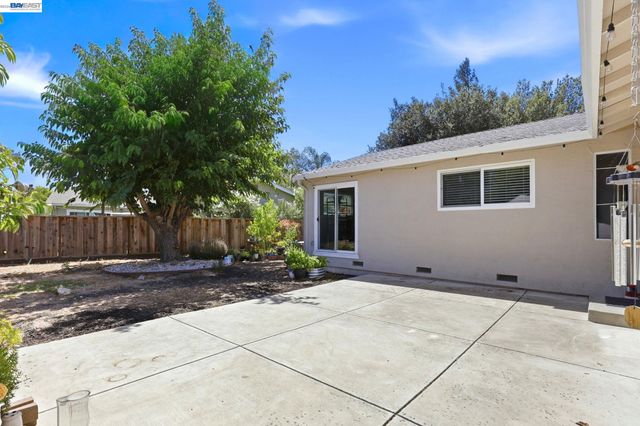 4315 Denker Dr, Pleasanton, CA 94588