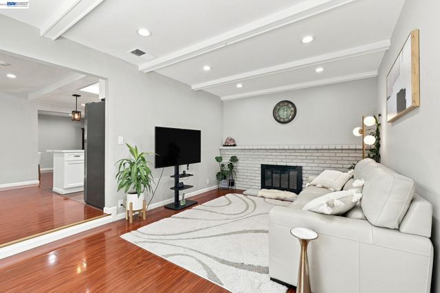 4315 Denker Dr, Pleasanton, CA 94588