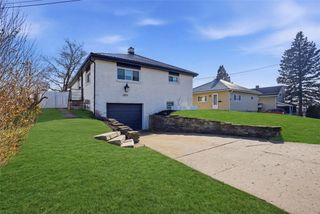 2833 Oak St, Bethel Park, PA 15102