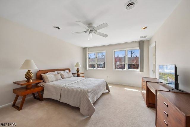 8 Village Green Ct, South Orange Village Twp., NJ 07079