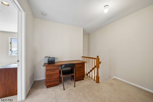 8 Village Green Ct, South Orange Village Twp., NJ 07079