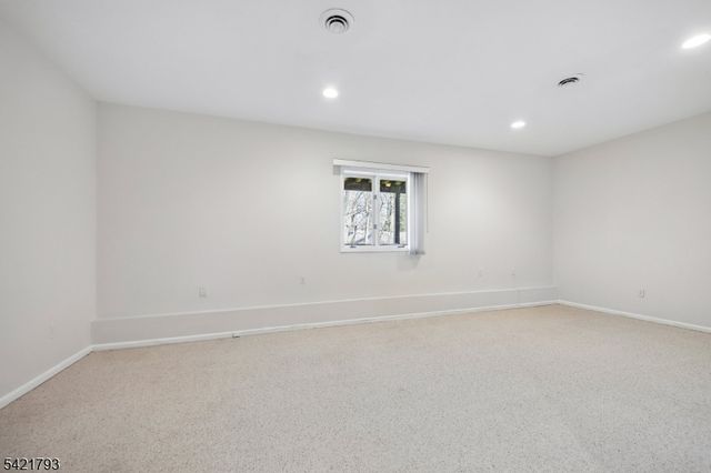 8 Village Green Ct, South Orange Village Twp., NJ 07079