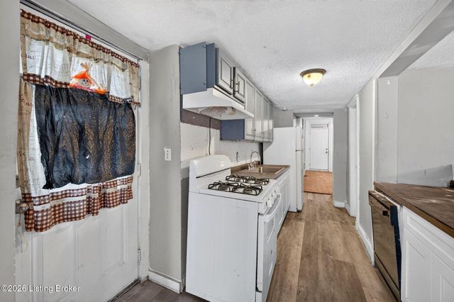 526 Dr W. J. Hodge St, Louisville, KY 40203