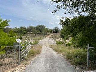 8226 FM 471 N, San Antonio, TX 78253