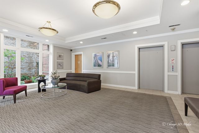 811 Chicago Avenue 705, Evanston, IL 60202