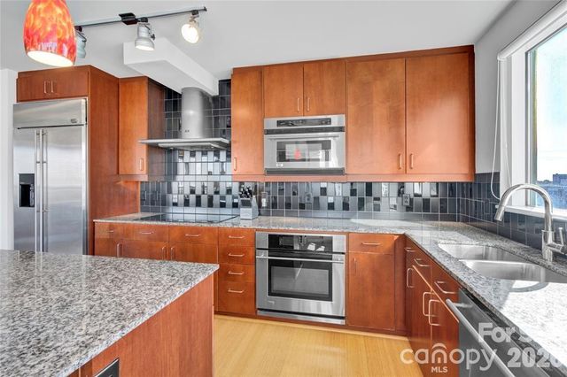 505 E 6th Street 701, Charlotte, NC 28202