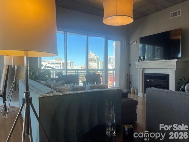 505 E 6th Street 701, Charlotte, NC 28202