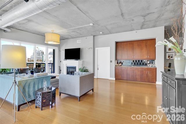 505 E 6th Street 701, Charlotte, NC 28202