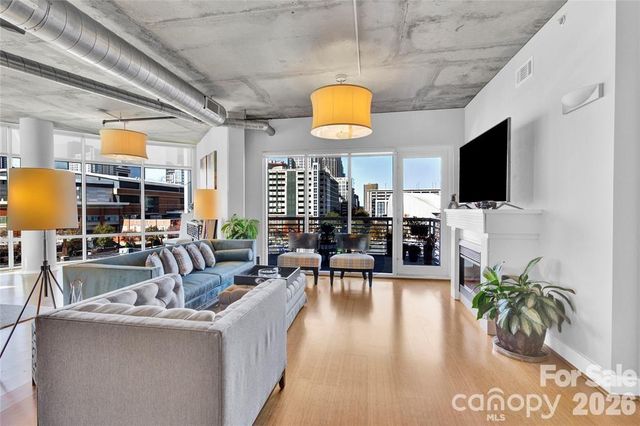 505 E 6th Street 701, Charlotte, NC 28202