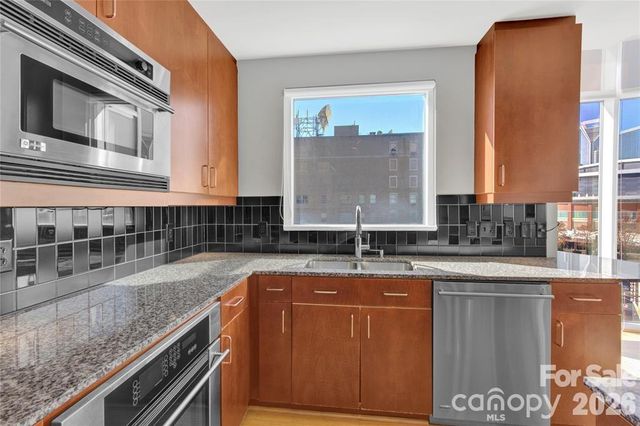 505 E 6th Street 701, Charlotte, NC 28202