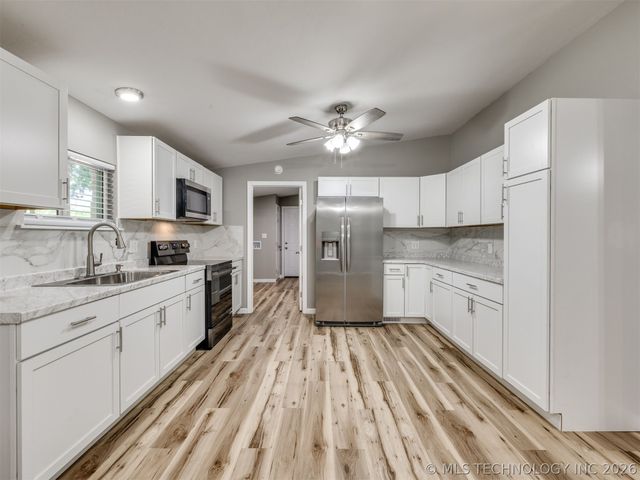 421065 E 1174 Road, Eufaula, OK 74432