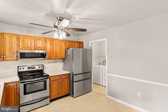 20 FOXFIELD LN, Elizabethtown, PA 17022